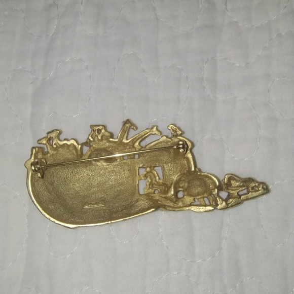 Vintage American Jewelry Company Brushed Gold Tone Ark With Animals - Picture 2 of 3